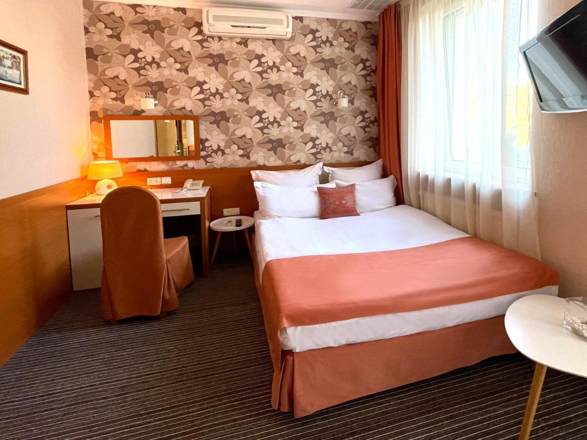 Economy Room In Hotel Eney Λβιβ Εξωτερικό φωτογραφία