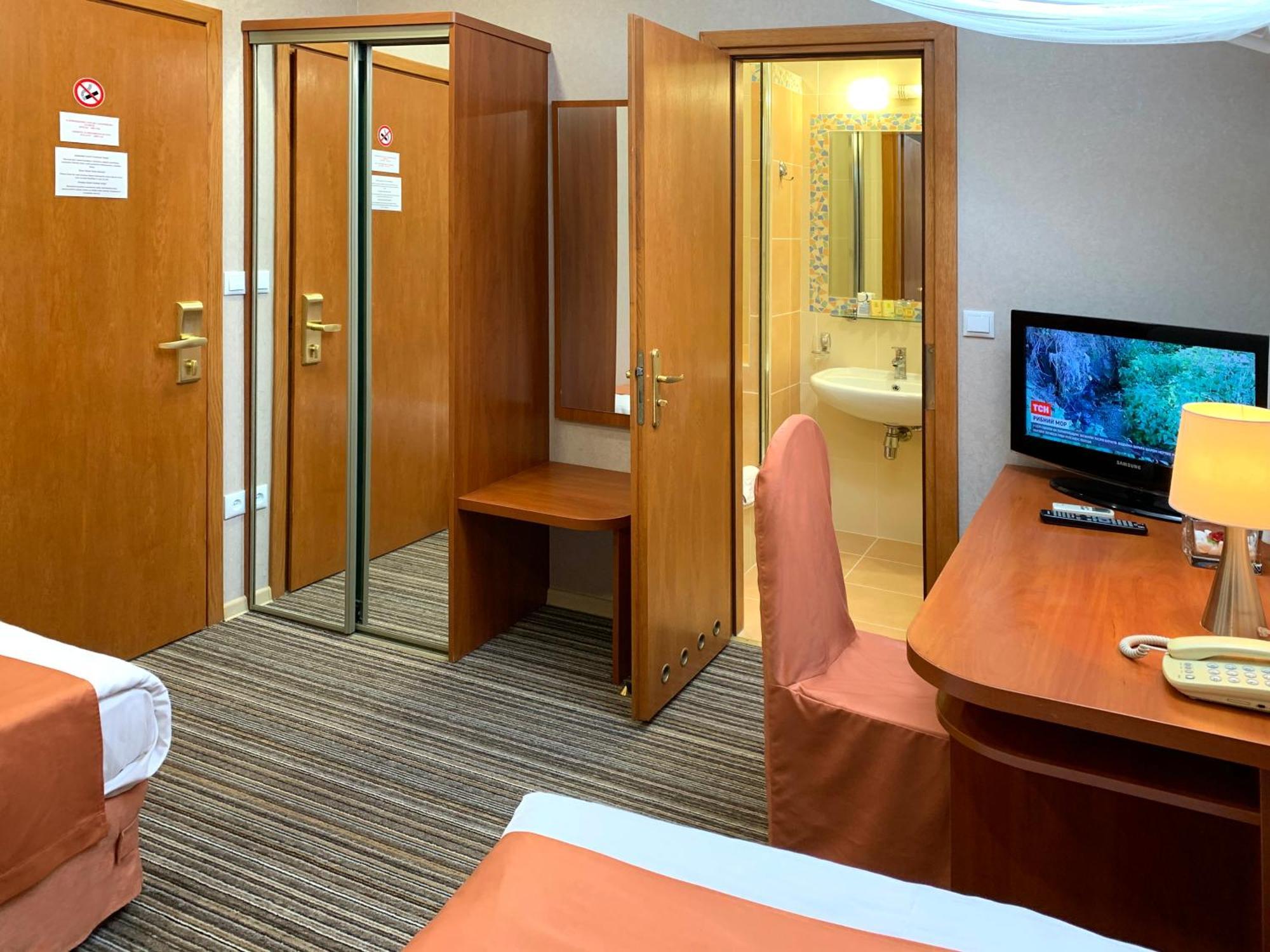 Economy Room In Hotel Eney Λβιβ Εξωτερικό φωτογραφία